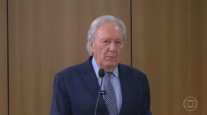 O PL foi fechado numa reunião no Palácio do Planalto, com a participação de nove ministros, entre eles Ricardo Lewandowski. — Foto: Jornal Nacional/ Reprodução
